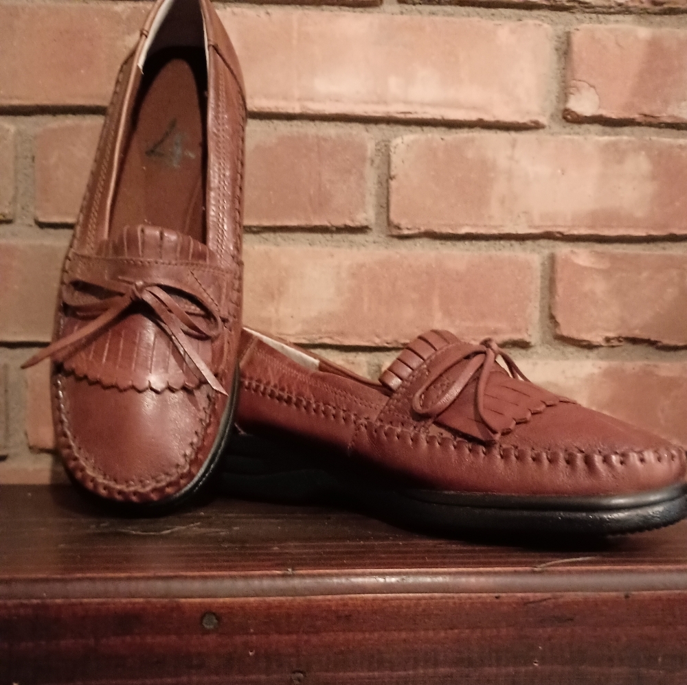 NWOT Life Stride Studio Loafers, Size 8M